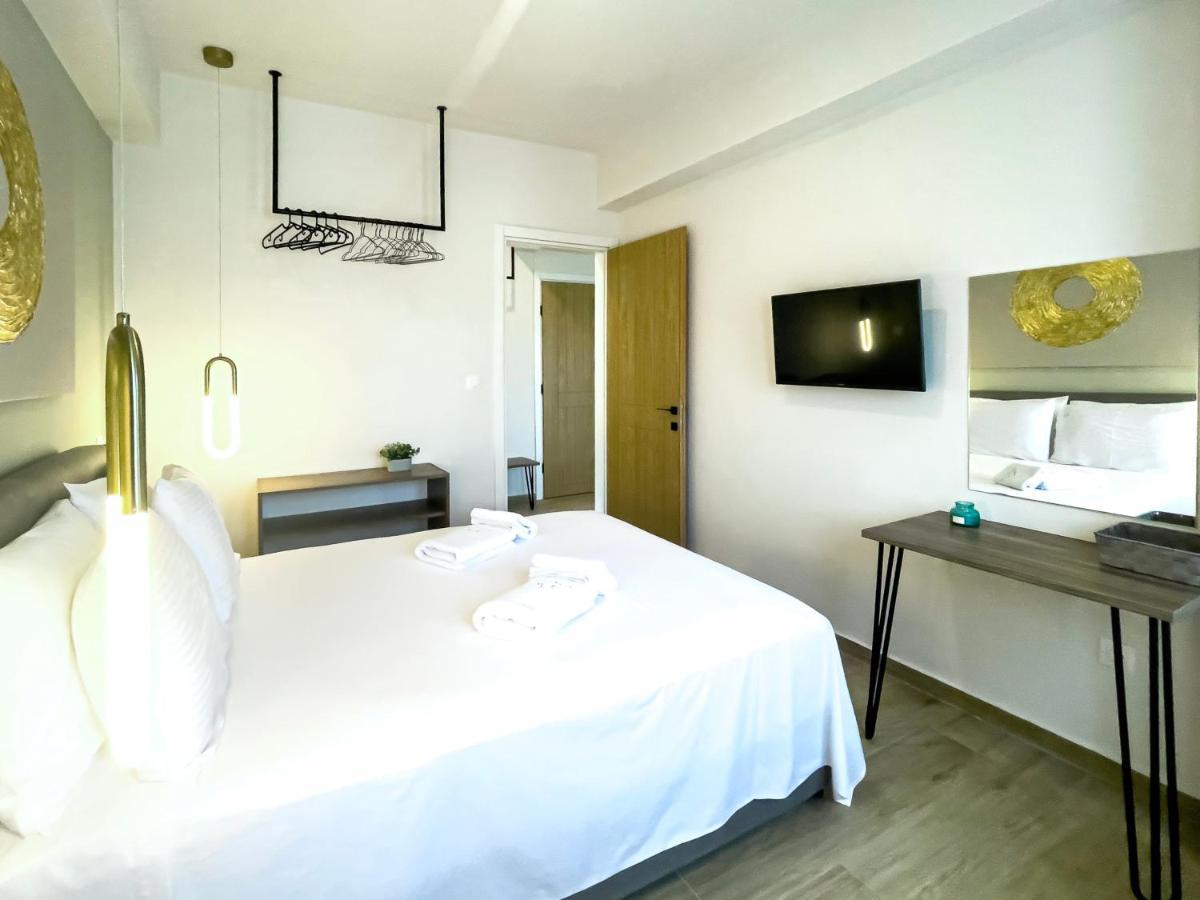 Athonite All Seasons Luxury Suites Ієрісос Екстер'єр фото