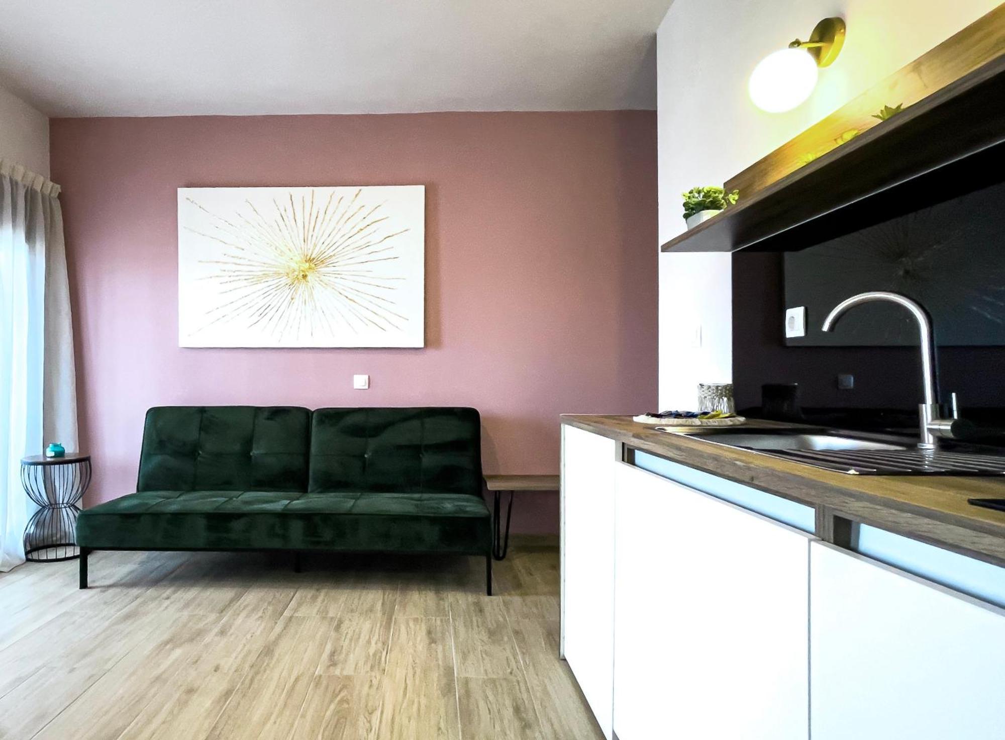 Athonite All Seasons Luxury Suites Ієрісос Екстер'єр фото