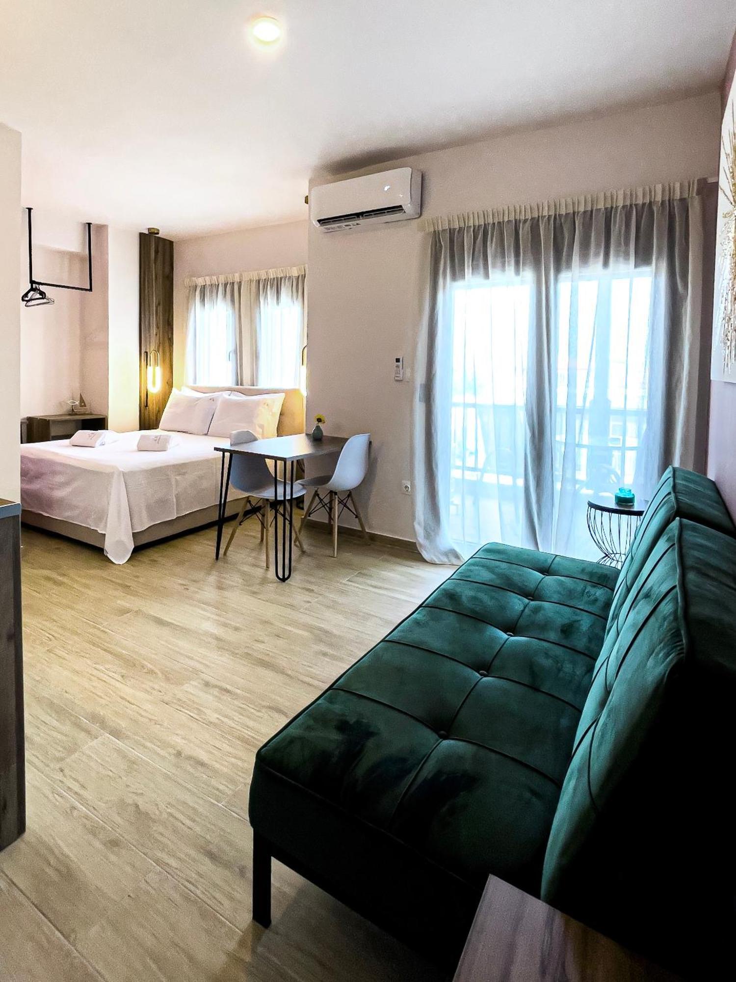 Athonite All Seasons Luxury Suites Ієрісос Екстер'єр фото