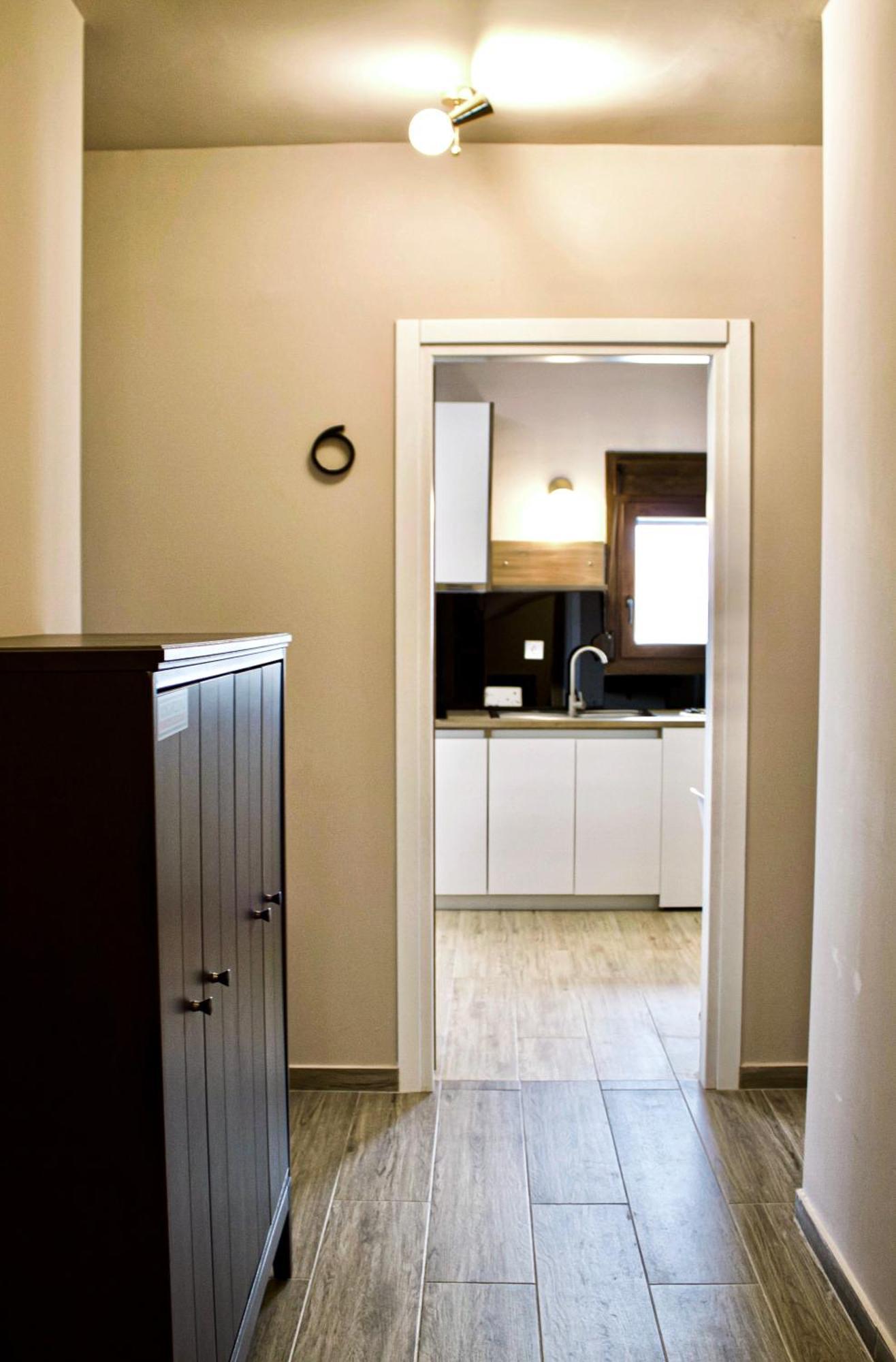 Athonite All Seasons Luxury Suites Ієрісос Екстер'єр фото