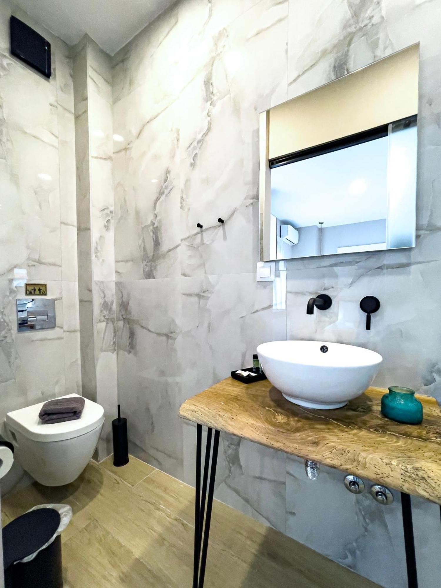 Athonite All Seasons Luxury Suites Ієрісос Екстер'єр фото