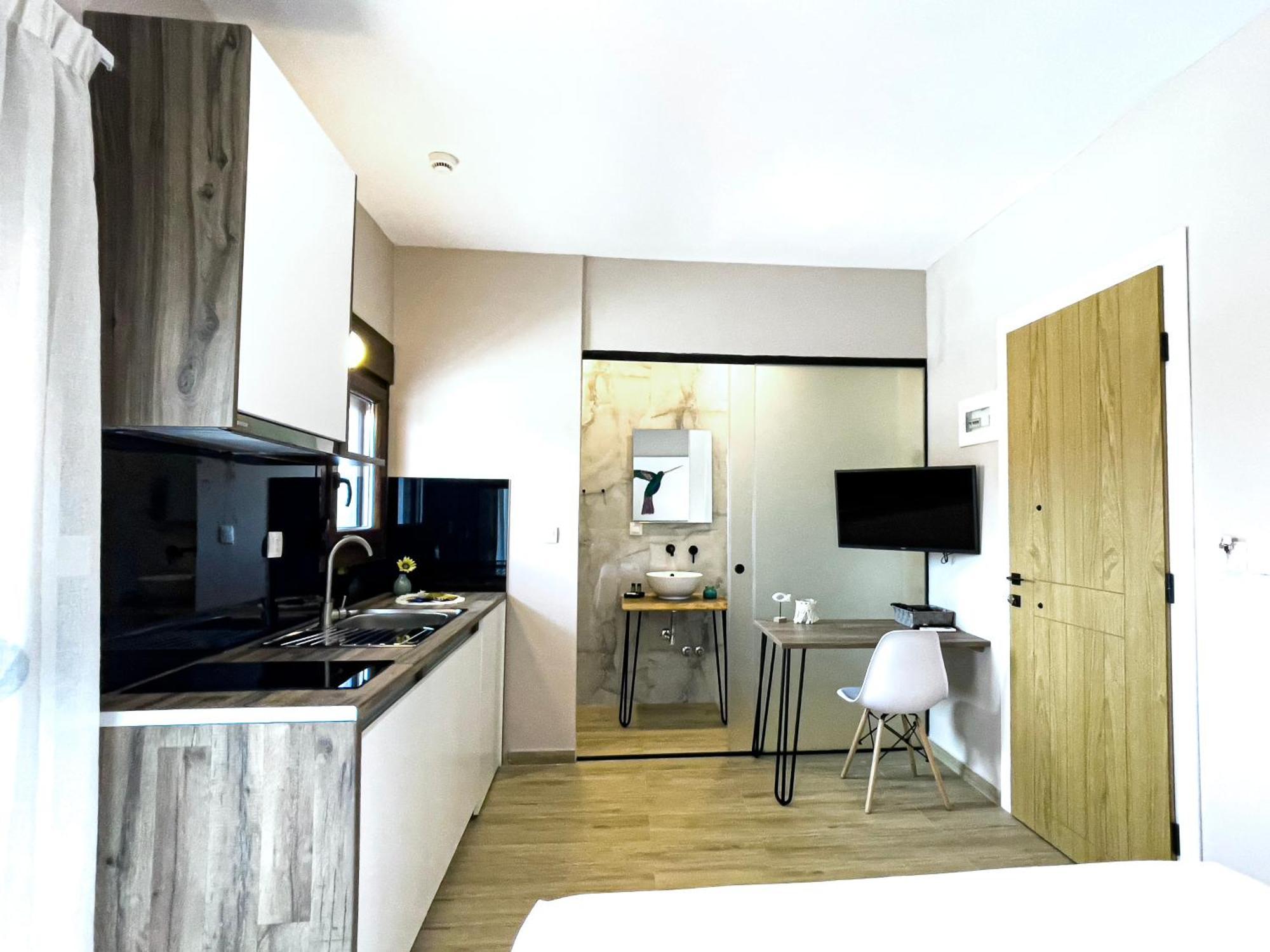 Athonite All Seasons Luxury Suites Ієрісос Екстер'єр фото